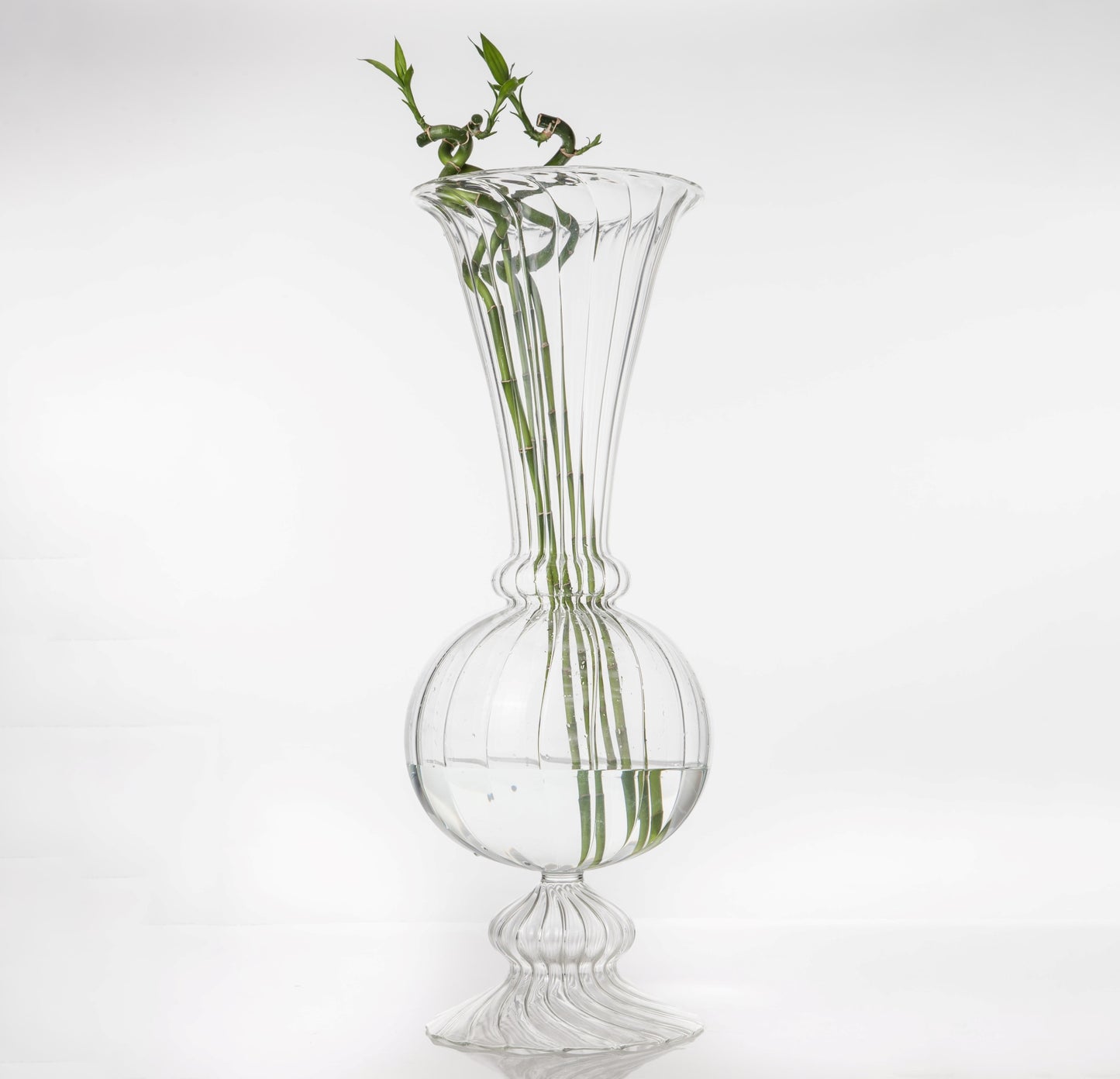 Vase V24