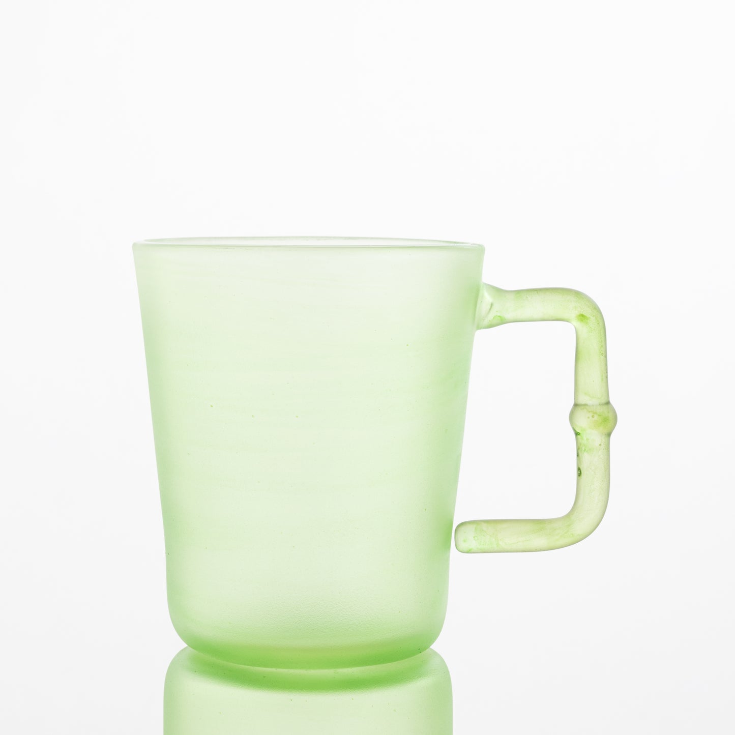MUG MG4